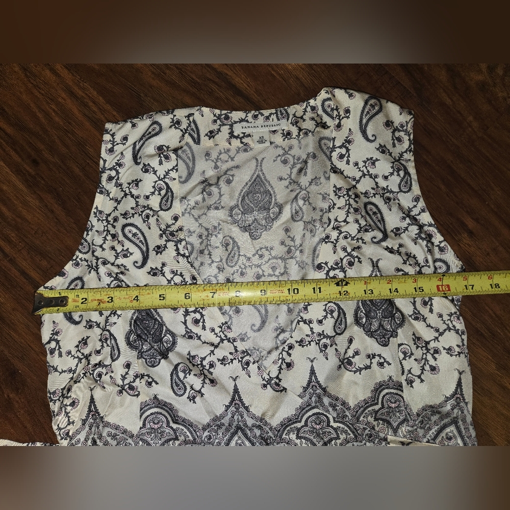 Banana Republic White Silk Paisley Wrap XS Sleeveless Blouse - Picture 7 of 9